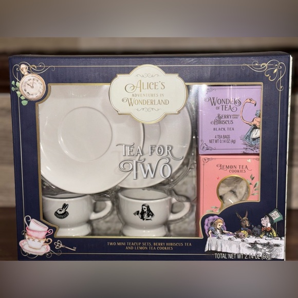 Alice’s Adventures in Wonderland Tea for Two - NEW - Picture 3 of 6